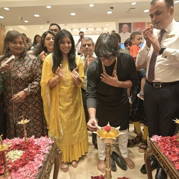 Manubhai Jewelers partners with Malhar Thakar to launch ‘Utsavi’ collection Manubhai Jewelers partners with Malhar Thakar to launch ‘Utsavi’ collection