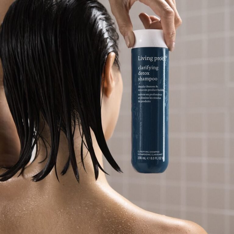 Weekly Reset Shampoos: Clarifying and Detoxifying Shampoo