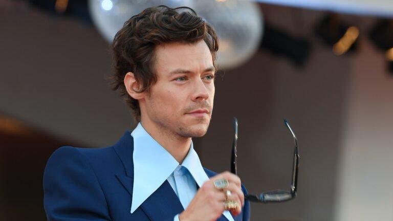 Harry Styles’ Fashion Evolution Proves He’s a Genuine Style Icon Harry Styles’ Fashion Evolution Proves He’s a Genuine Style Icon