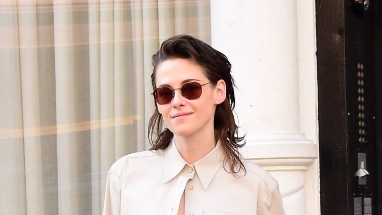 Kristen Stewart Gives Her Opinion on the No Pants Trend – See Photos